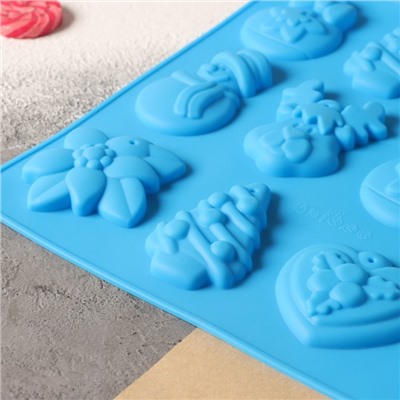 Форма для шоколада 3D Доляна «Ёлочные игрушки», силикон, 30×30 см, 12 ячеек, цвет синий