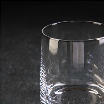 Набор для напитков из стекла Magistro «Эйгер», 6 предметов: кувшин 1,1 л, 4 бокала 260 мл, поднос