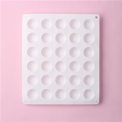 Форма для конфет и шоколада Доляна «Круг. Риб», силикон, 28×24,3×2 см, 30 ячеек (d=3,3 см), цвет белый