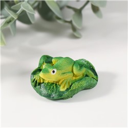 Фигурка для флорариума полистоун "Лягушка на листе"  4х4х2 см