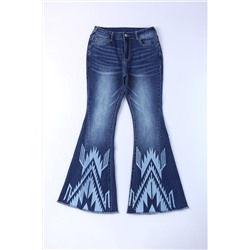Синие джинсы-клеш с потертостями и этическим принтом