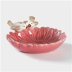 Блюдо керамическое «Голубки на цветке», 13×13,5×3 см, цвет розовый