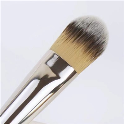 Плоская кисть МАС 190 Foundation Brush