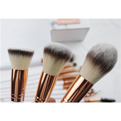 Набор кистей BH Cosmetics BH Signature Rose Gold Brush Set 13 шт