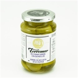 Крупные зеленые оливки с острым перцем Torremar 370 г