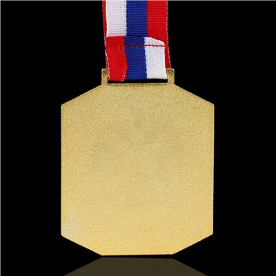 Медаль под нанесение 002, триколор. Цвет зол. С лентой. 6 х 7 см.