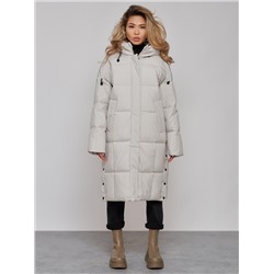 Пальто утепленное молодежное зимнее женское светло-серого цвета 52392SS