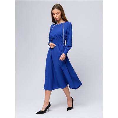Платье синего цвета длины миди с широкой резинкой на талии