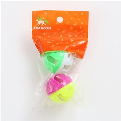 Набор из 2 шариков-погремушек "Рыбки и лапки", диаметр 3,8 см бело-зелёный/фиолетово-жёлтый   786560